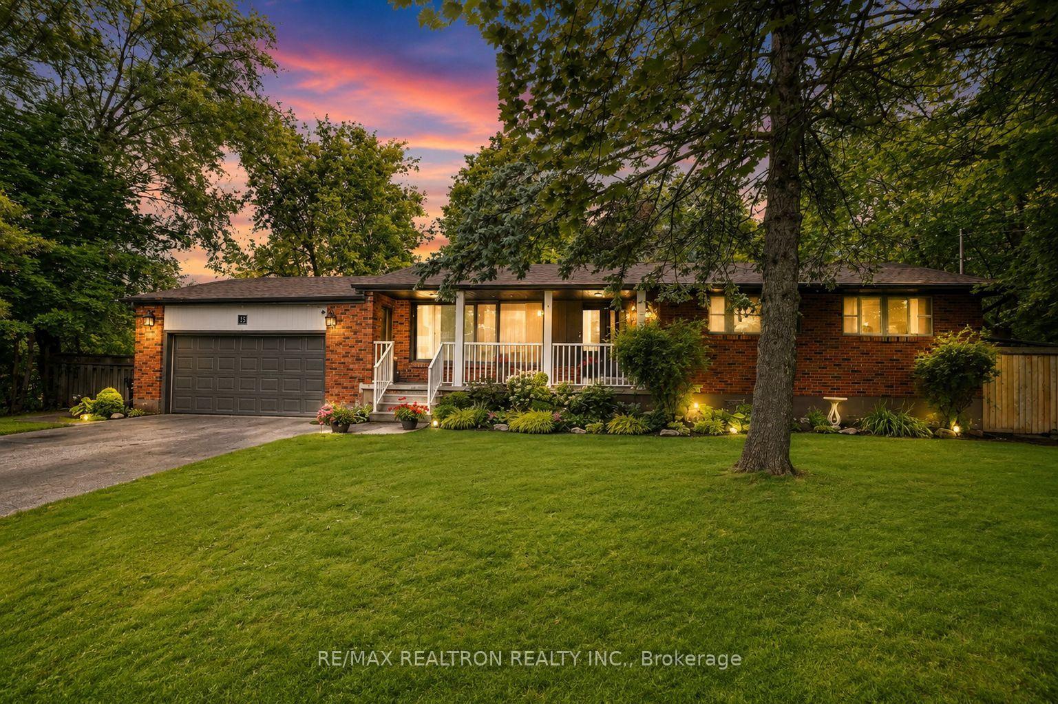 15 Park Road Bradford West Gwillimbury Ontario Canada Sale residential Maria Mitchell RE/MAX Realtron Realty, Inc. Brokerage*
