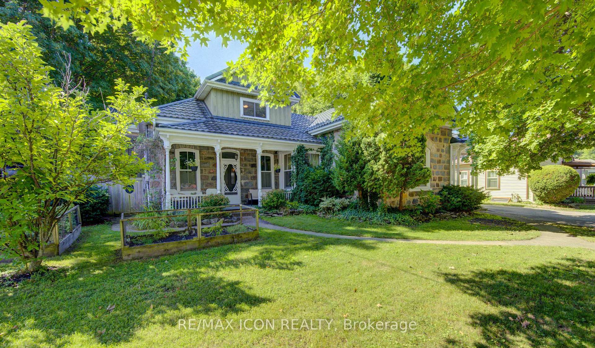63 Birch Street Cambridge Ontario Canada Sale residential John Moniz RE/MAX Real Estate Centre Inc., Brokerage*