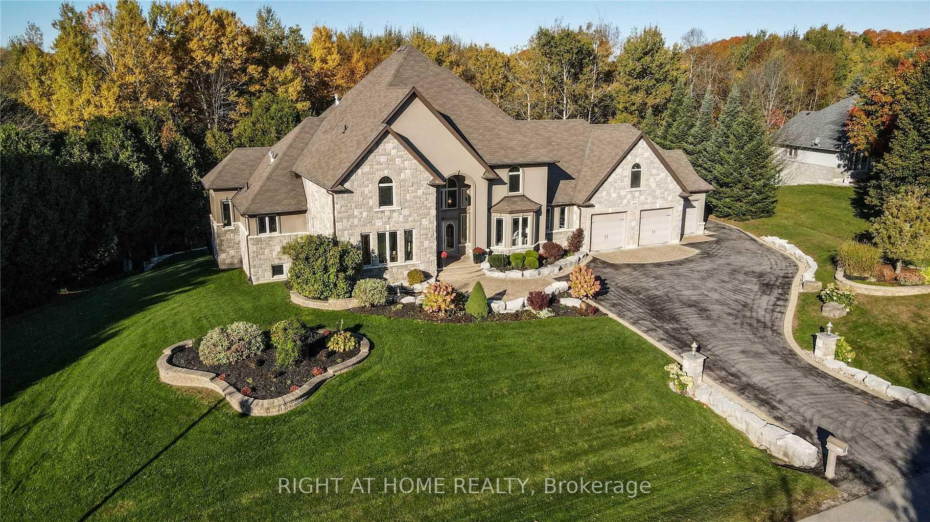 2014 Innisbrook Street Innisfil Ontario Canada Sale residential Sharon Steinman Right at Home Realty, Brokerage*
