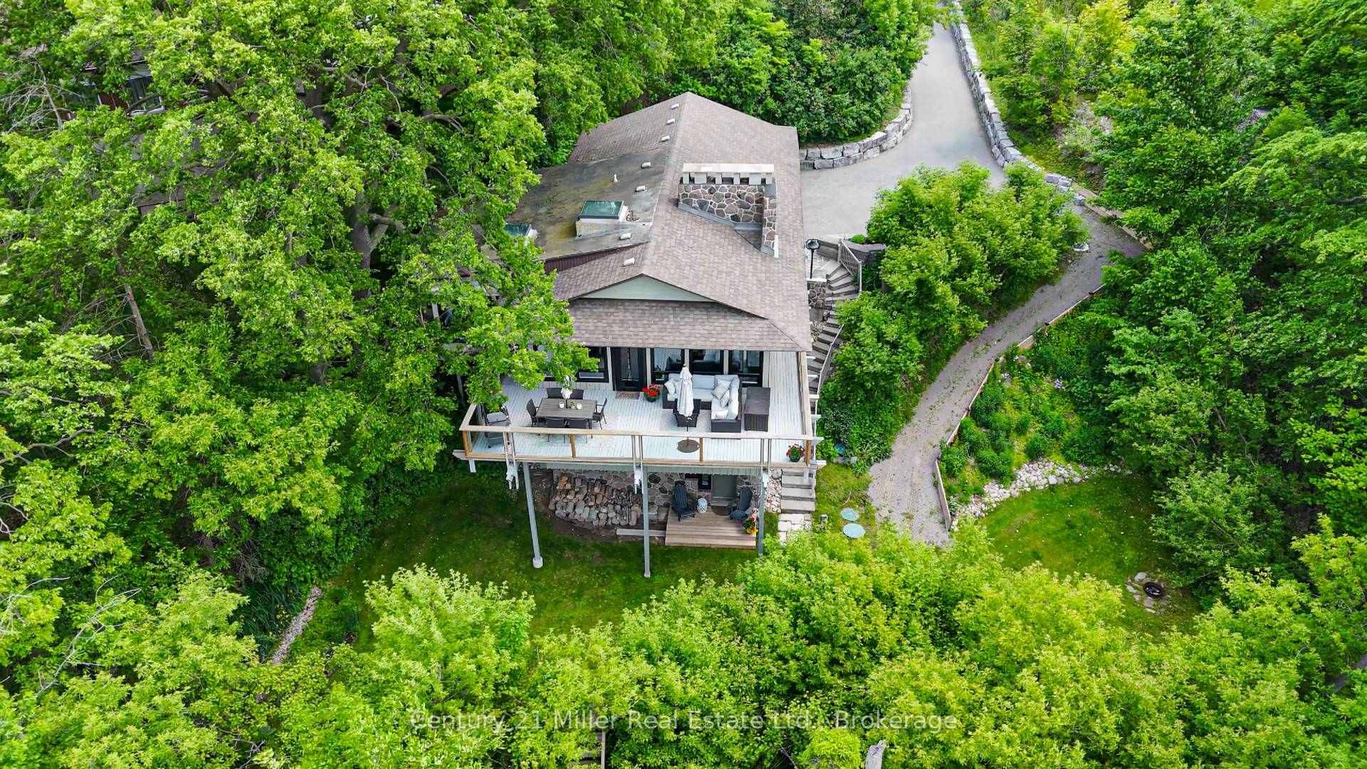 50 Greensview Drive Kitchener Ontario Canada Sale residential Frieda Kotsopoulos RE/MAX Twin City Realty Inc., Brokerage *