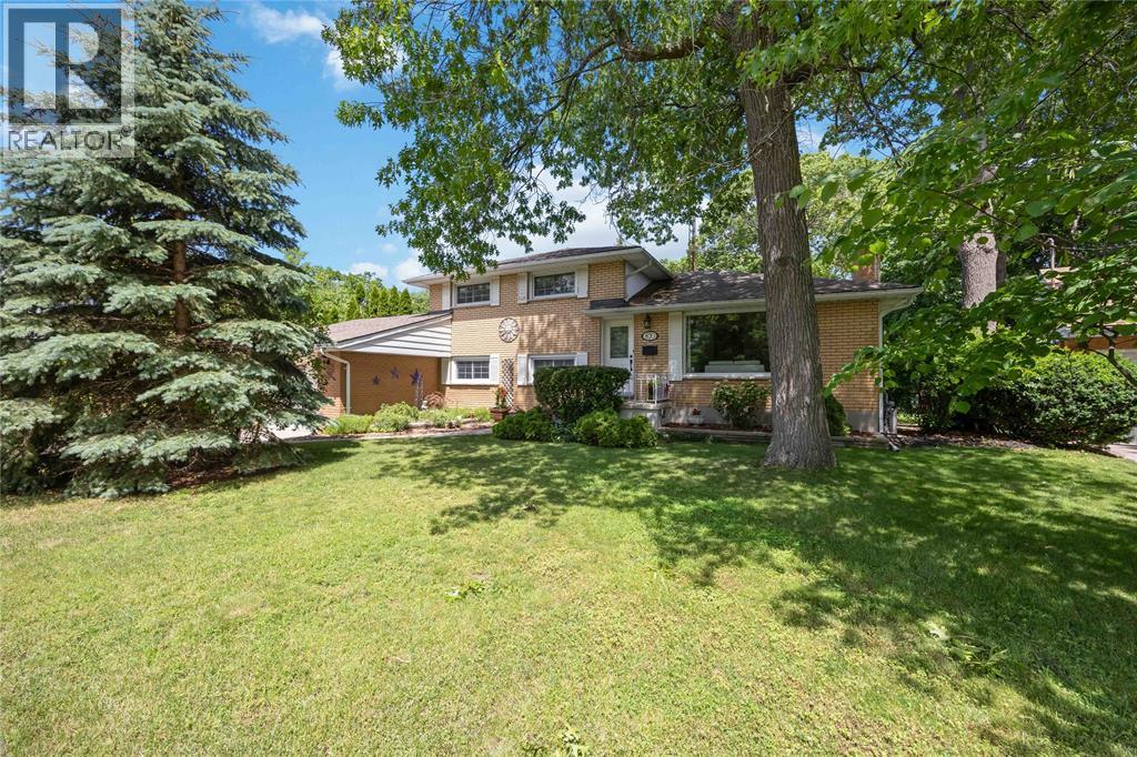 870 MCKAY AVENUE Sarnia Ontario Canada Sale residential Linda Miller RE/MAX PRIME PROPERTIES UNIQUE GROUP, BROKERAGE