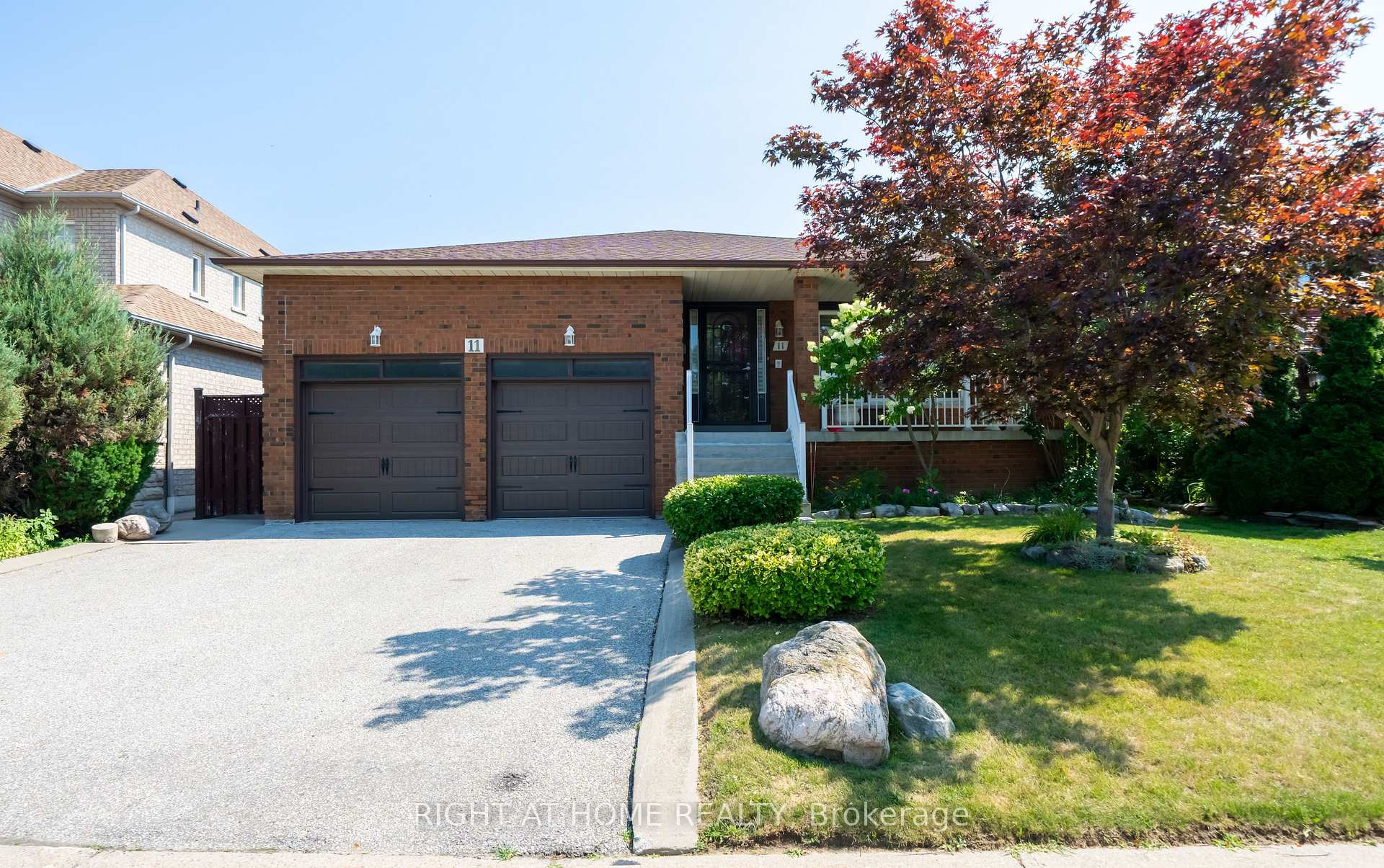 11 Timber Lane Vaughan Ontario Canada Sale residential Sharon Steinman Right at Home Realty, Brokerage*