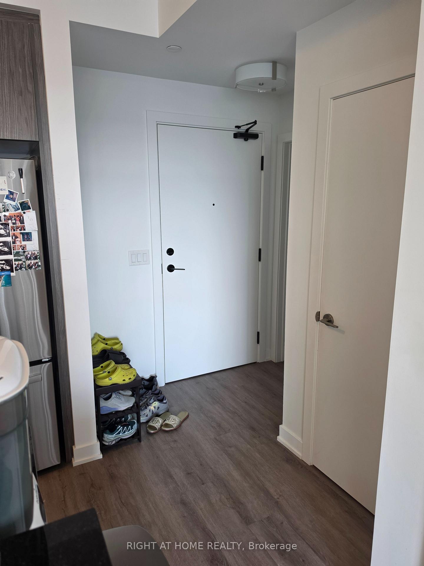 405 - 600 North Service Road Hamilton Ontario Canada Rent residential Steven Burrows Right at Home Realty, Brokerage*