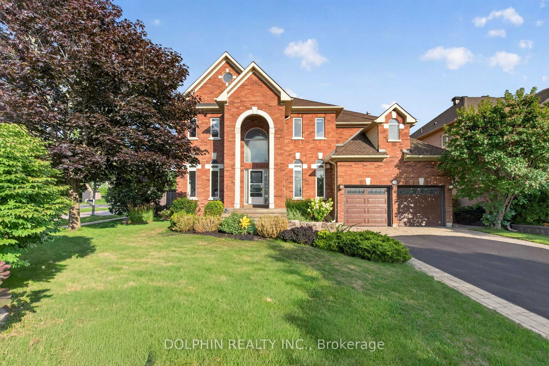 735 Foxcroft Boulevard Newmarket Ontario Canada Sale residential Sharon Mulay Dolphin Realty