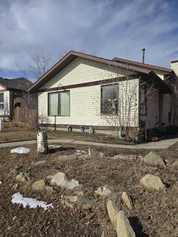 195 Shawglen RD SW Calgary Alberta Canada Sale residential   Prep Ultra Realty Ltd.