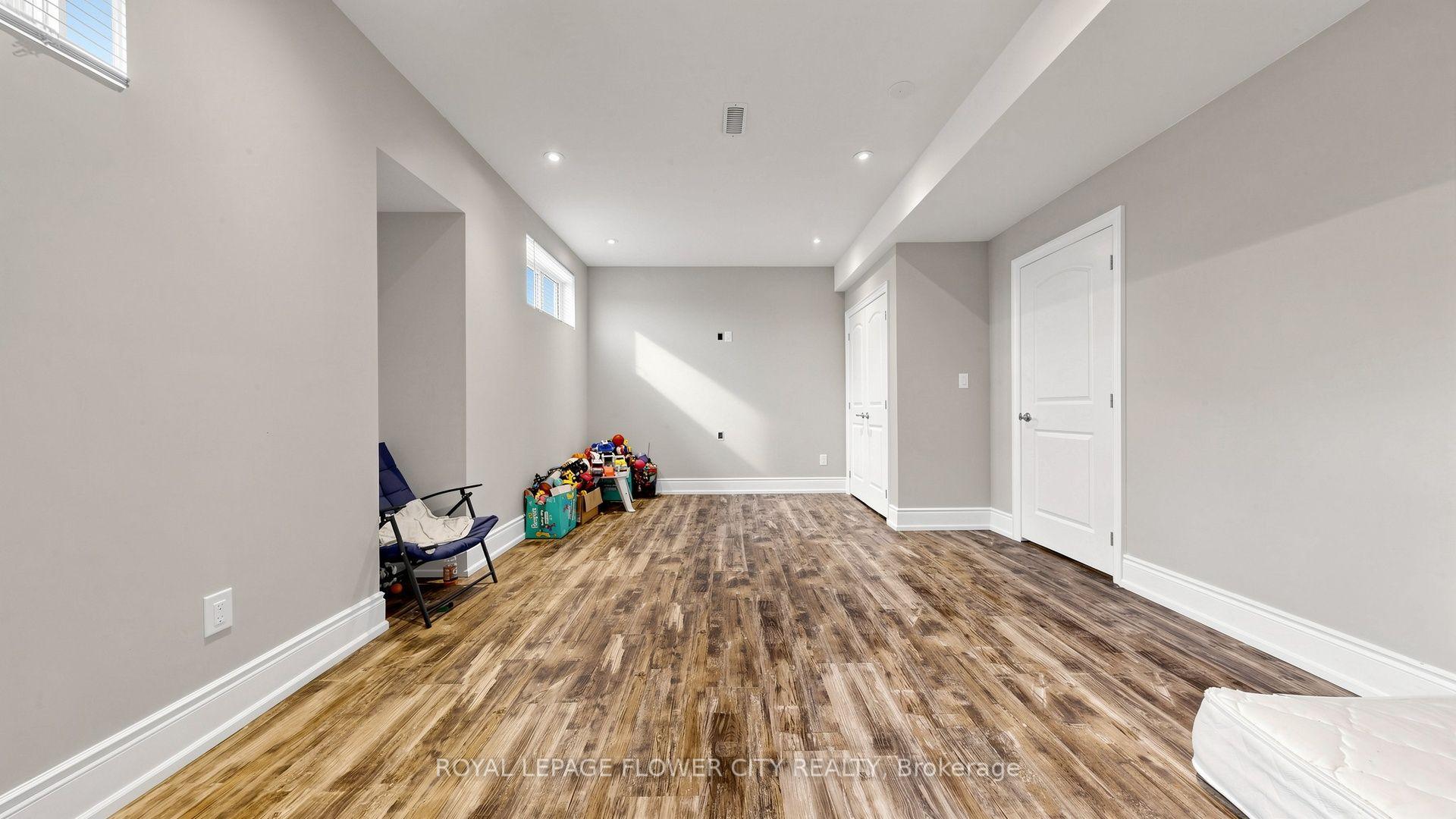 12 Paradise Valley Trail King Ontario Canada Rent residential Abdul Mannan Mohammed Royal LePage Flower City Realty Inc., Brokerage*