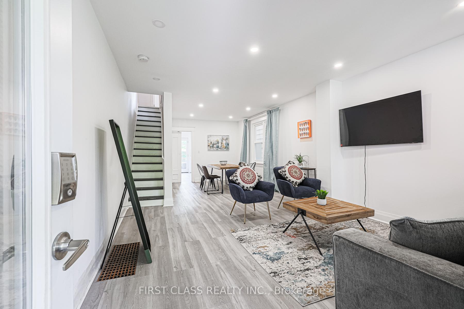 53 Aldridge Avenue Toronto Ontario Canada Rent residential Ronald Huang FIRST CLASS REALTY INC. Brokerage* 