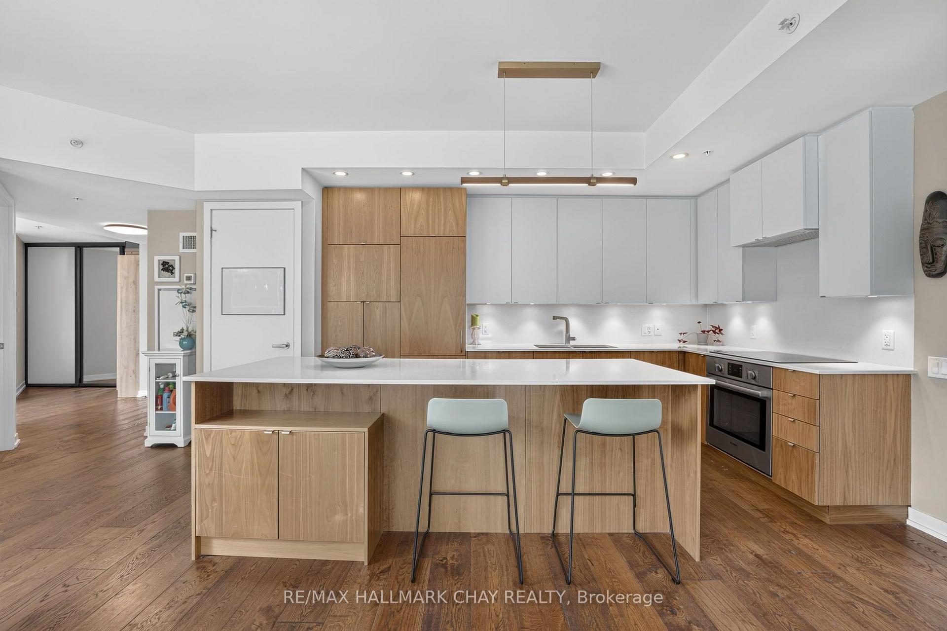523 - 38 Howard Park Avenue Toronto Ontario Canada Sale residential MNG Team HomeLife/ROMANO Realty Ltd., Brokerage