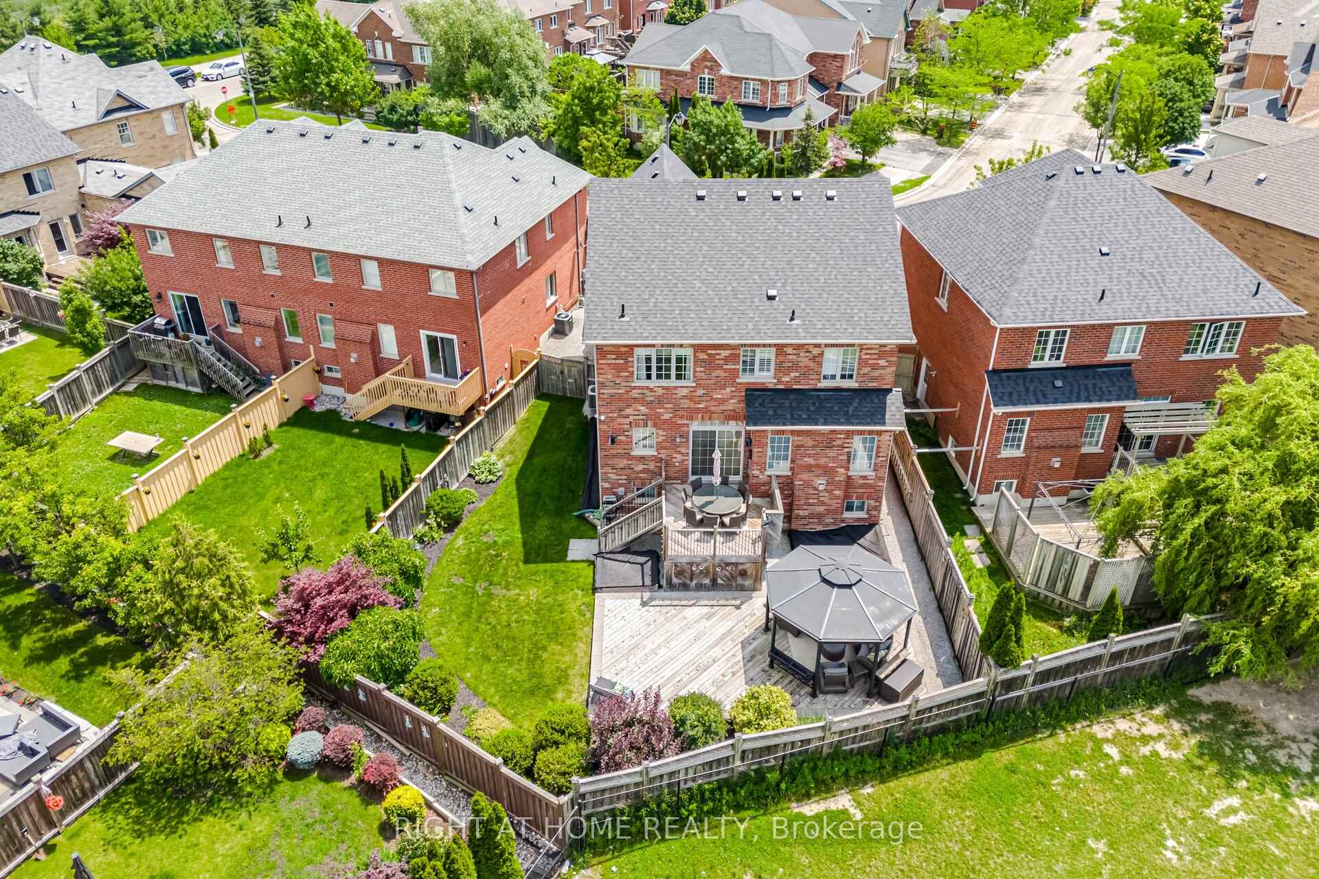 406 Chandler Crescent Milton Ontario Canada Sale residential Steven Burrows Right at Home Realty, Brokerage*