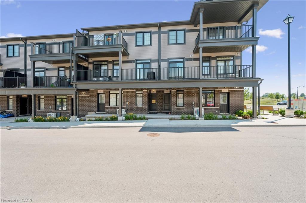 8 Oat Lane Kitchener Ontario Canada Sale residential Alejandra Ivic RE/MAX Twin City Realty Inc., Brokerage *