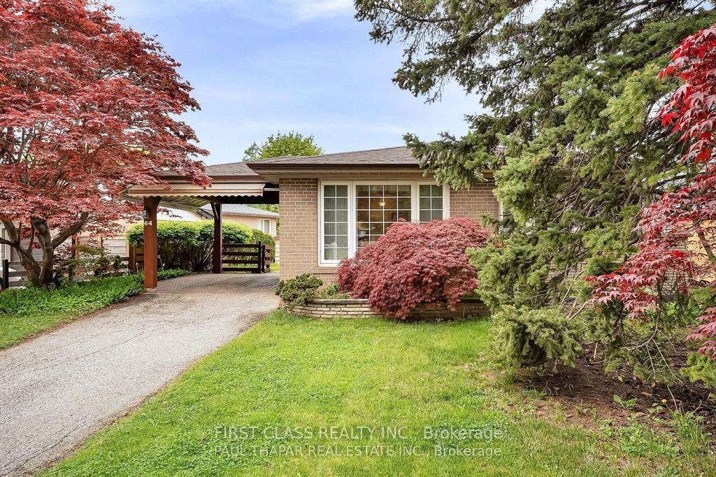 64 Grove Park Crescent Toronto Ontario Canada Rent residential Ronald Huang FIRST CLASS REALTY INC. Brokerage* 