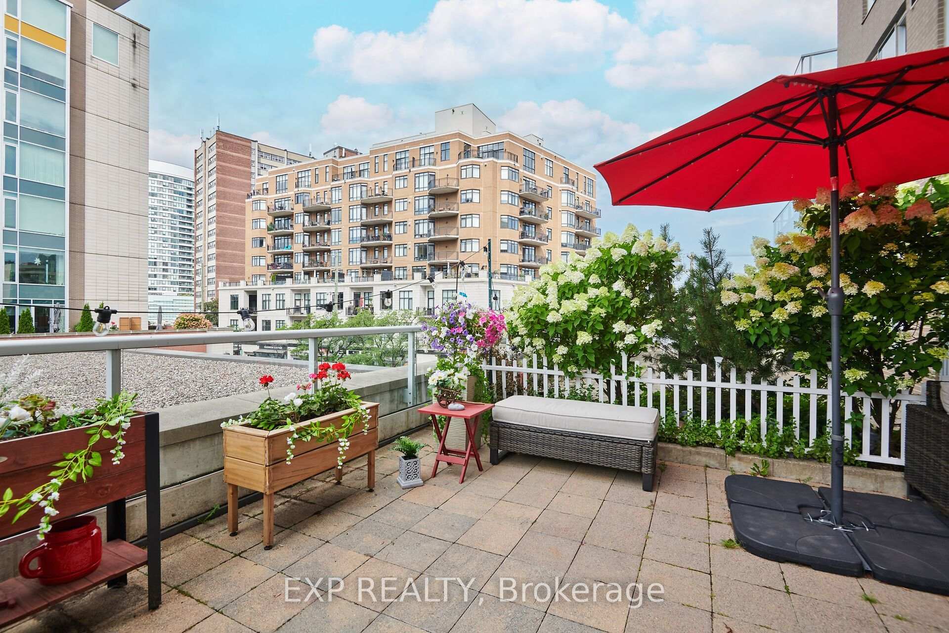 203 - 575 Byron Avenue Ottawa Ontario Canada Sale residential   Royal LePage Performance Realty, Brokerage *