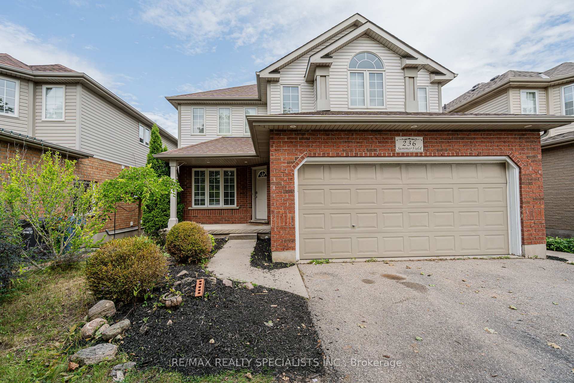 236 SUMMERFIELD Drive Guelph Ontario Canada Sale residential Justin Singh RE/MAX Realty Specialists Inc., Brokerage*
