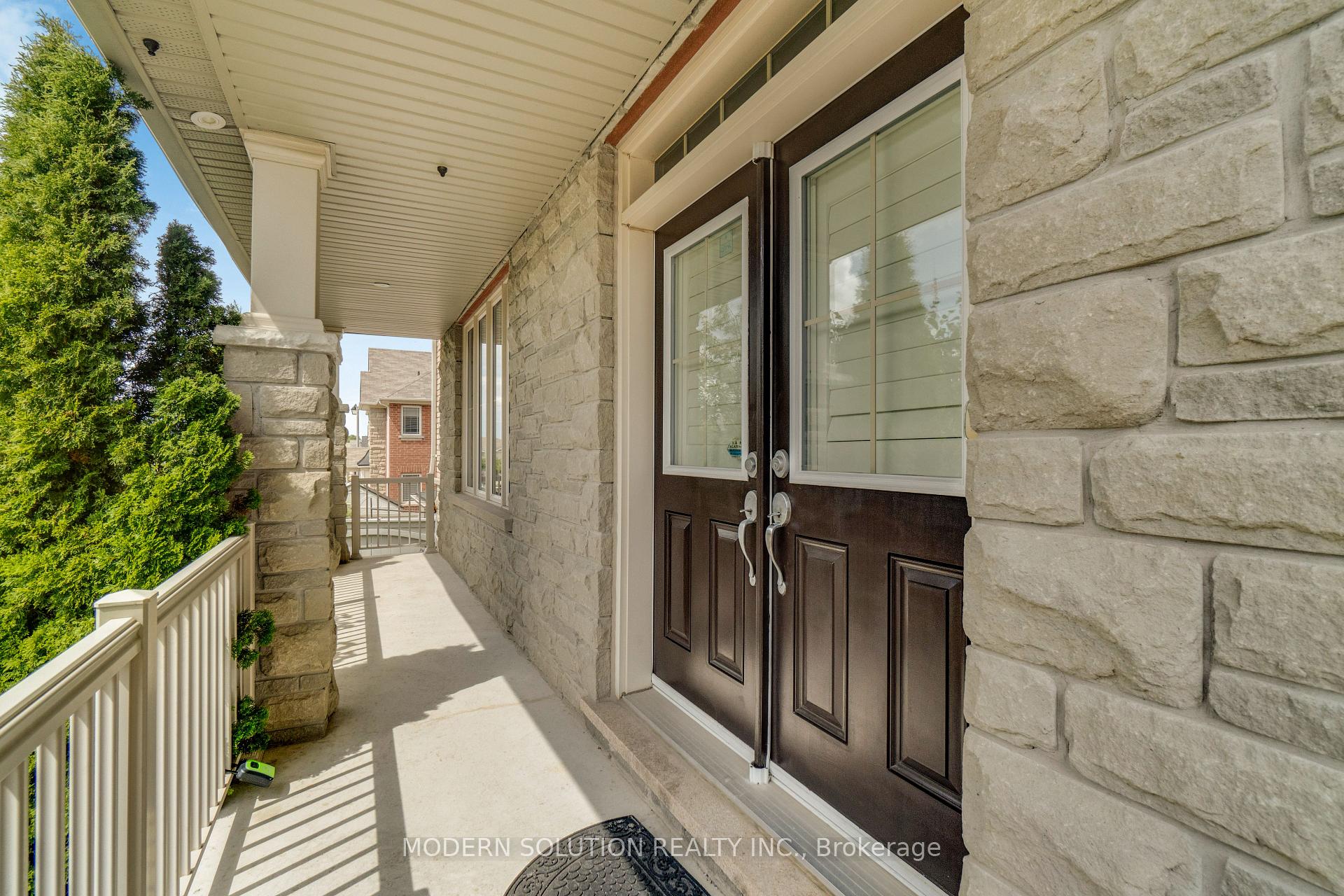 4 Overhold Crescent Richmond Hill Ontario Canada Rent residential Majid Golchini Modern Solution Realty Inc., Brokerage*