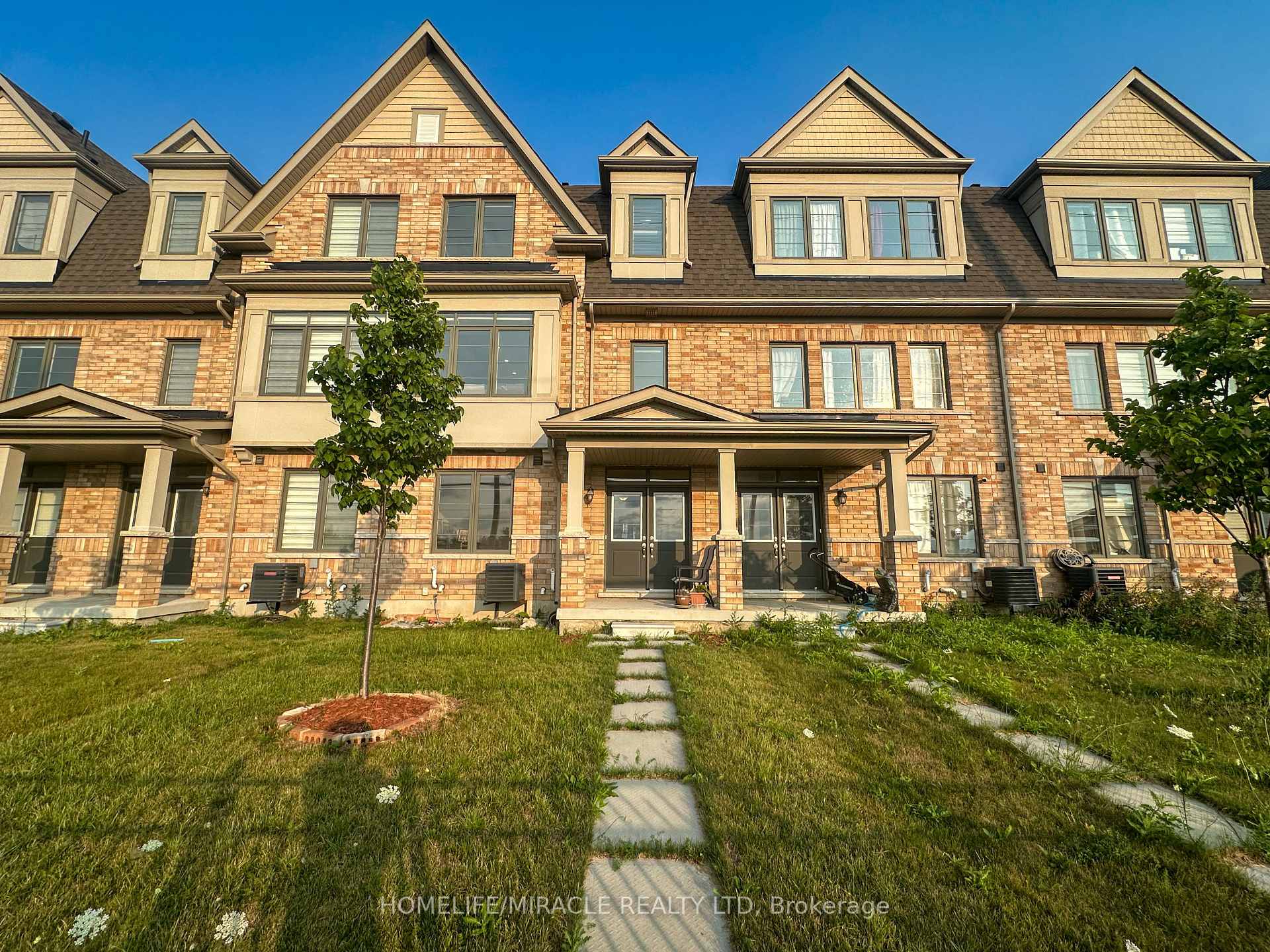 58 Fruitvale Circle Brampton Ontario Canada Sale residential Oppen & Reddy HomeLife/Miracle Realty Ltd, Brokerage *