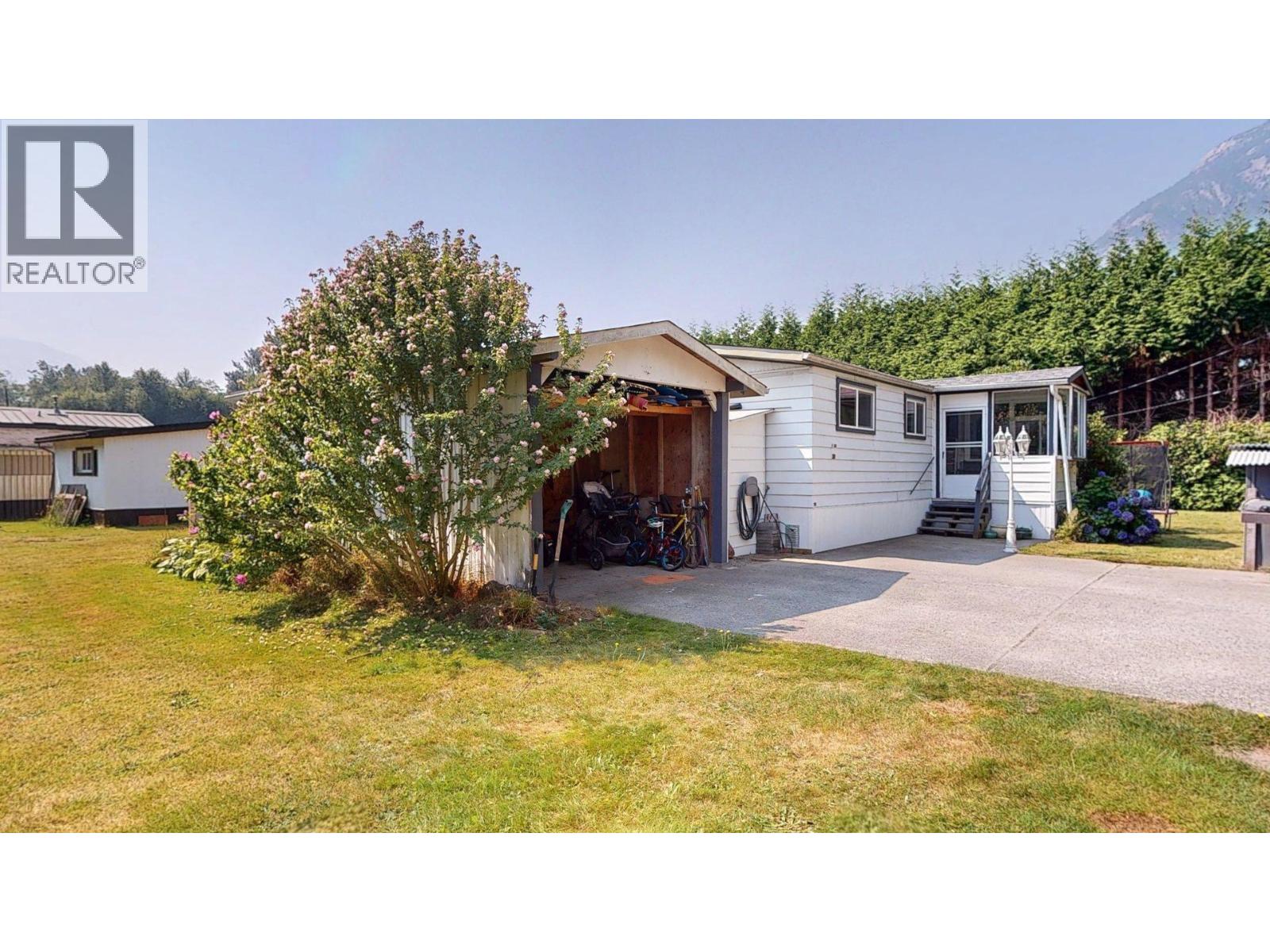 29 39768 GOVERNMENT ROAD Squamish British Columbia Canada Sale residential Will Black RE/MAX Crest Realty, Brokerage*