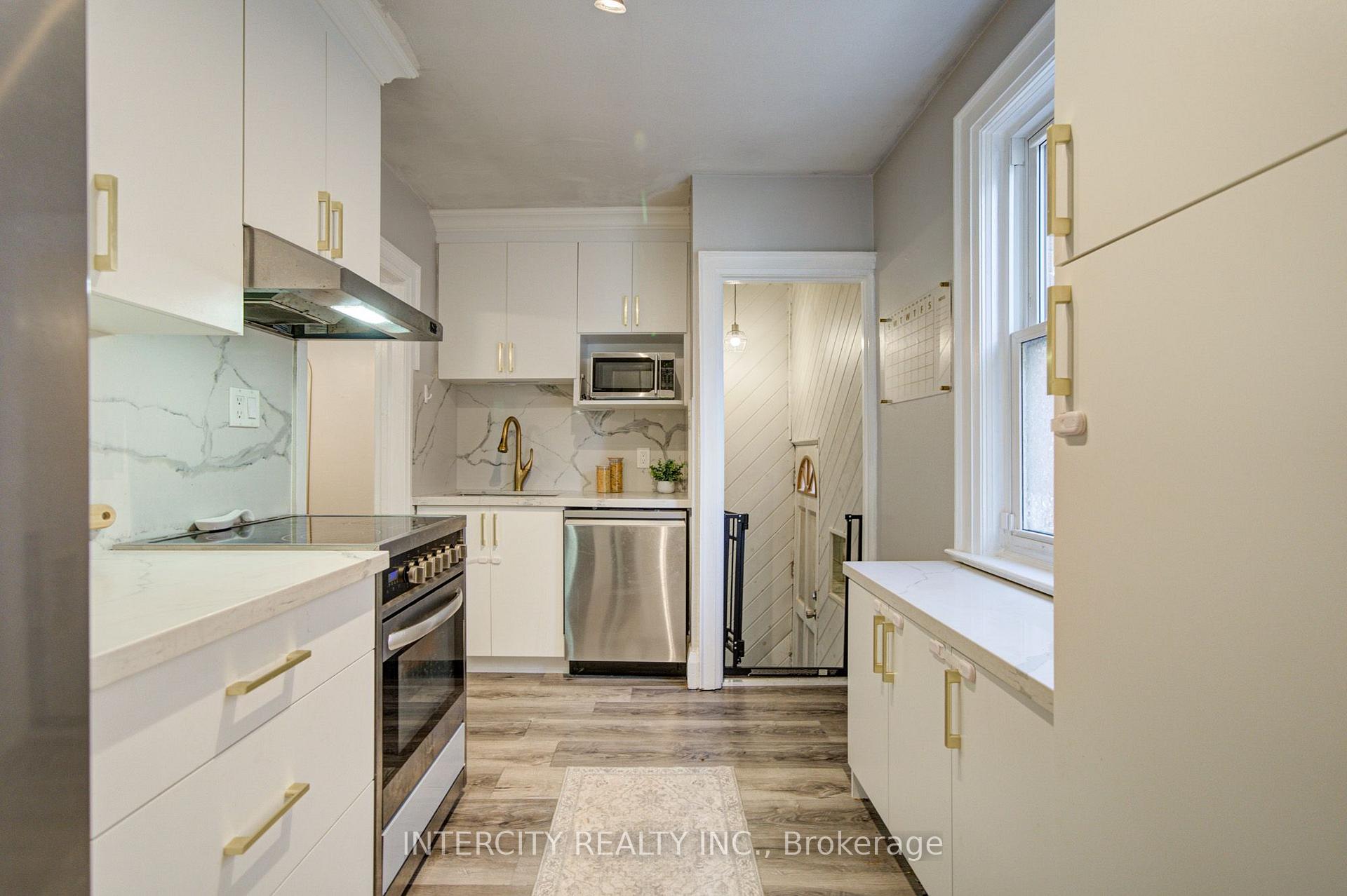 256 Blantyre Avenue Toronto Ontario Canada Sale residential Pankaj BEHAL iCloud Realty Ltd. 