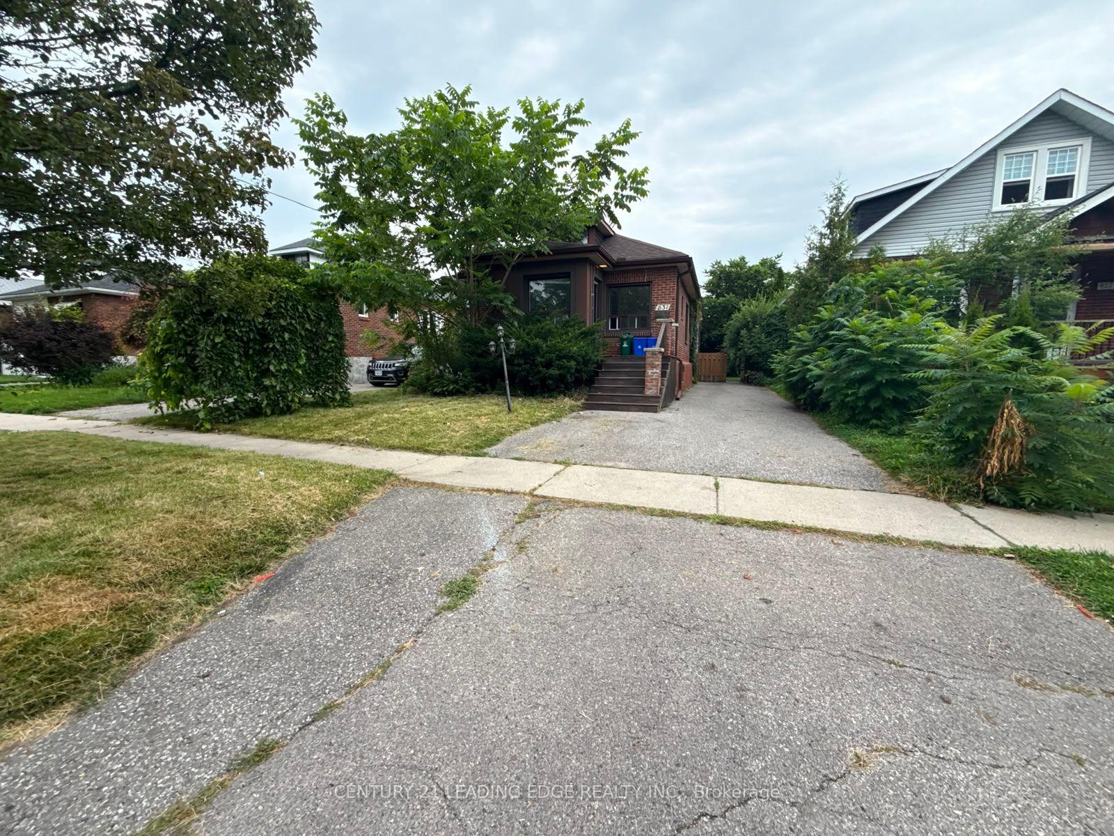 631 Christie Avenue Oshawa Ontario Canada Rent residential ALEX MACALE Century21 Leading Edge Realty Inc., Brokerage