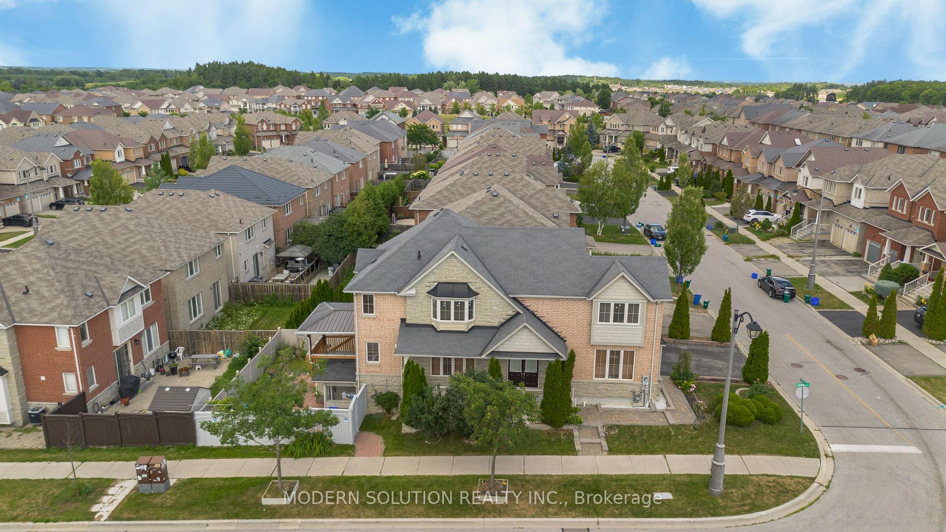 4 Overhold Crescent Richmond Hill Ontario Canada Sale residential Majid Golchini Modern Solution Realty Inc., Brokerage*
