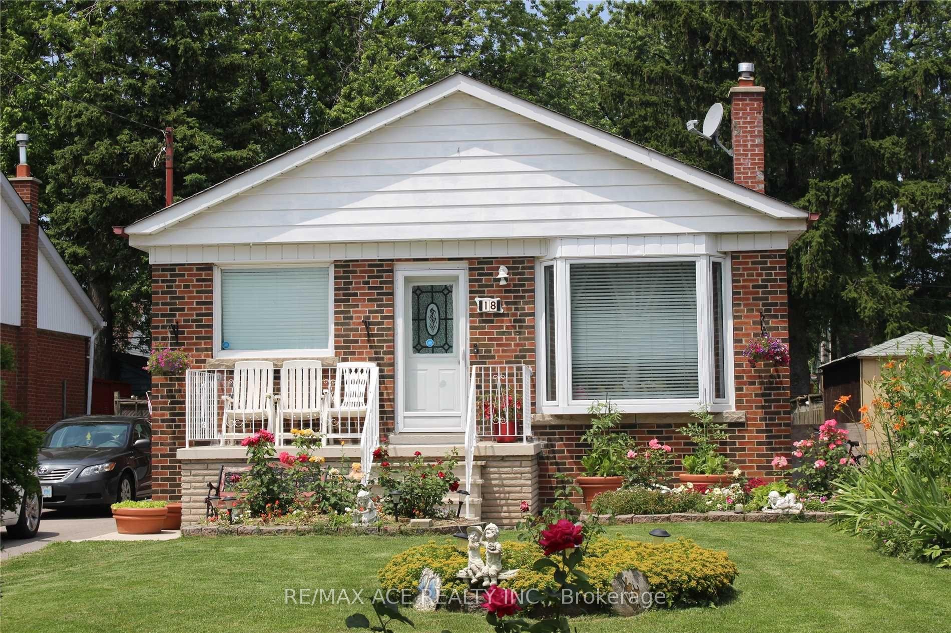 Bsmt - 18 Mackinac Crescent Toronto Ontario Canada Rent residential Steffen Hugo Right at Home Realty, Brokerage*