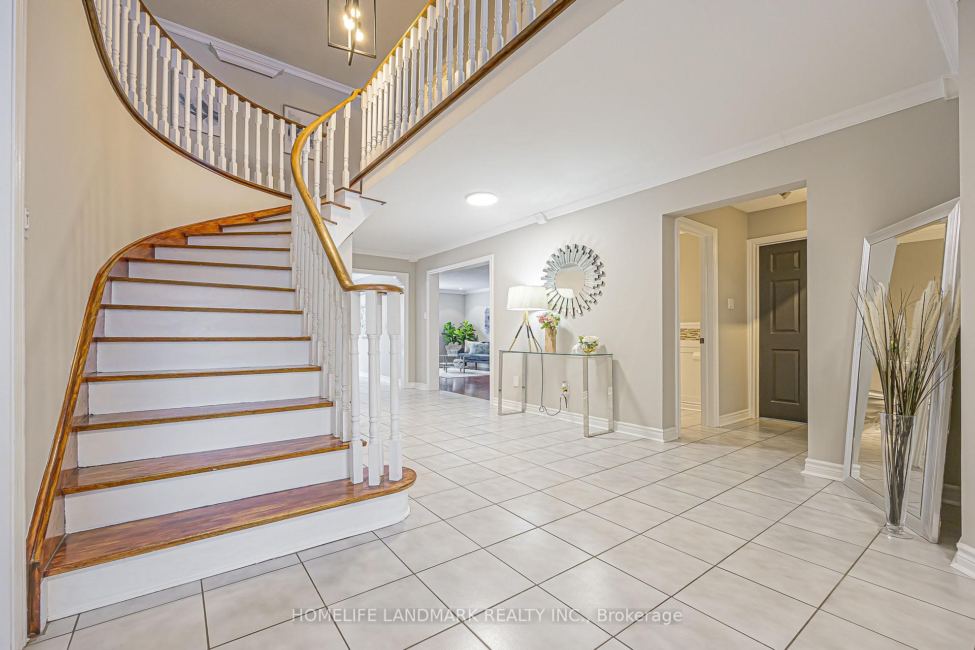 246 Jelley Avenue Newmarket Ontario Canada Sale residential John Wan HomeLife Broadway Realty Inc., Brokerage*