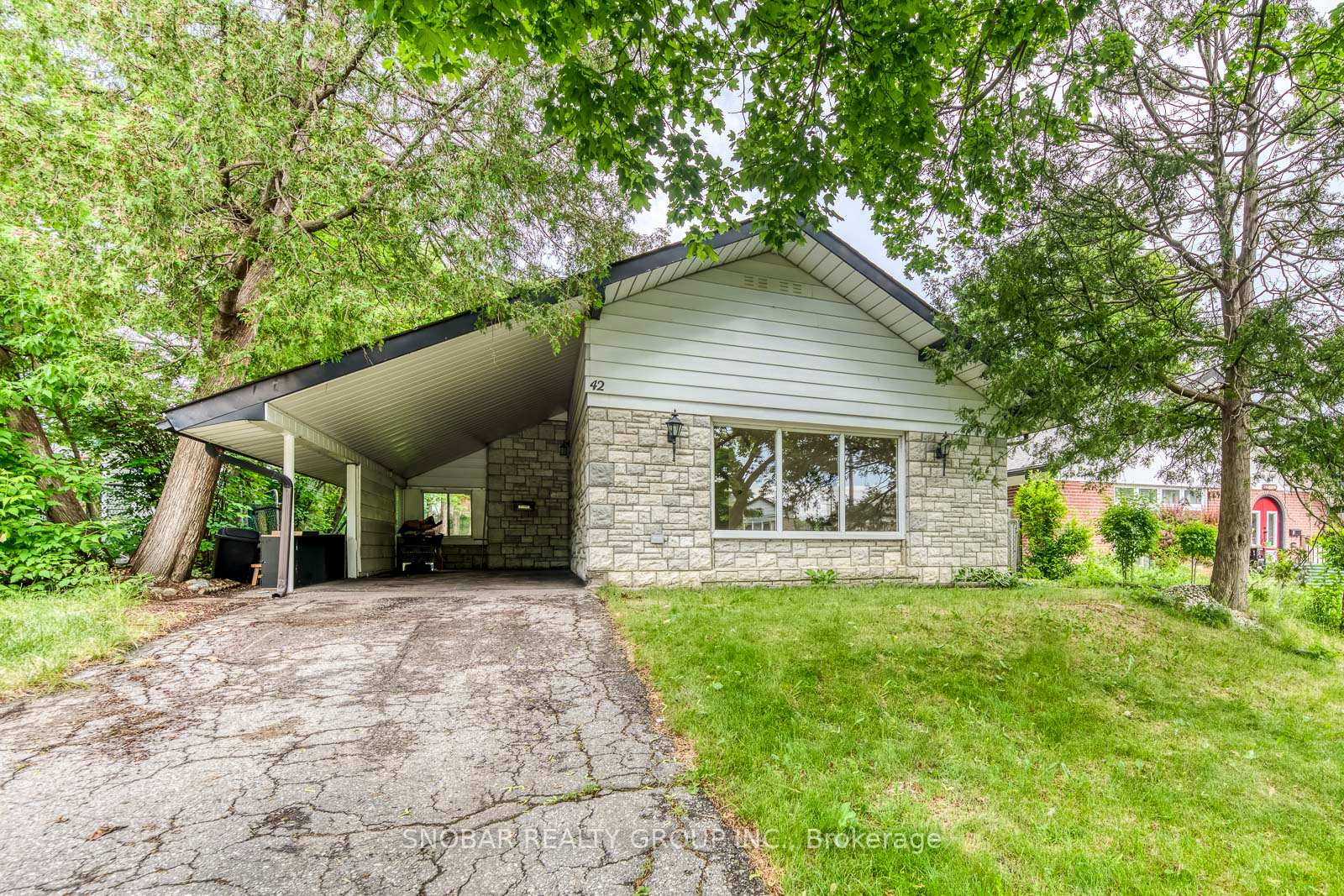 42 Clearbrooke Circle Toronto Ontario Canada Sale residential Maria Sierra MSIERRA REALTY GROUP INC. BROKERAGE