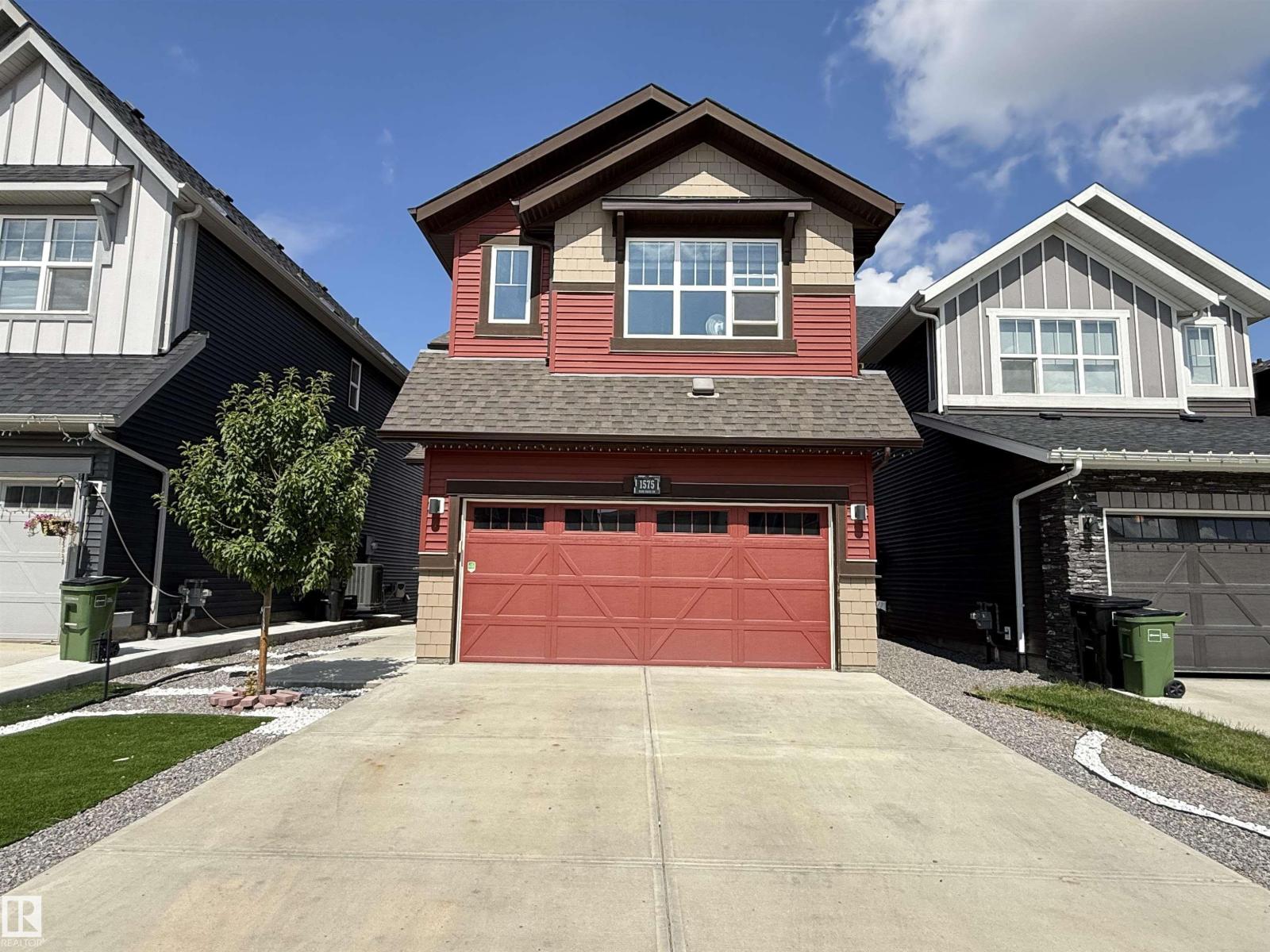1575 PLUM CIRCLE CI SW Edmonton Alberta Canada Sale residential Brenda Powell Homes & Gardens Real Estate Ltd.