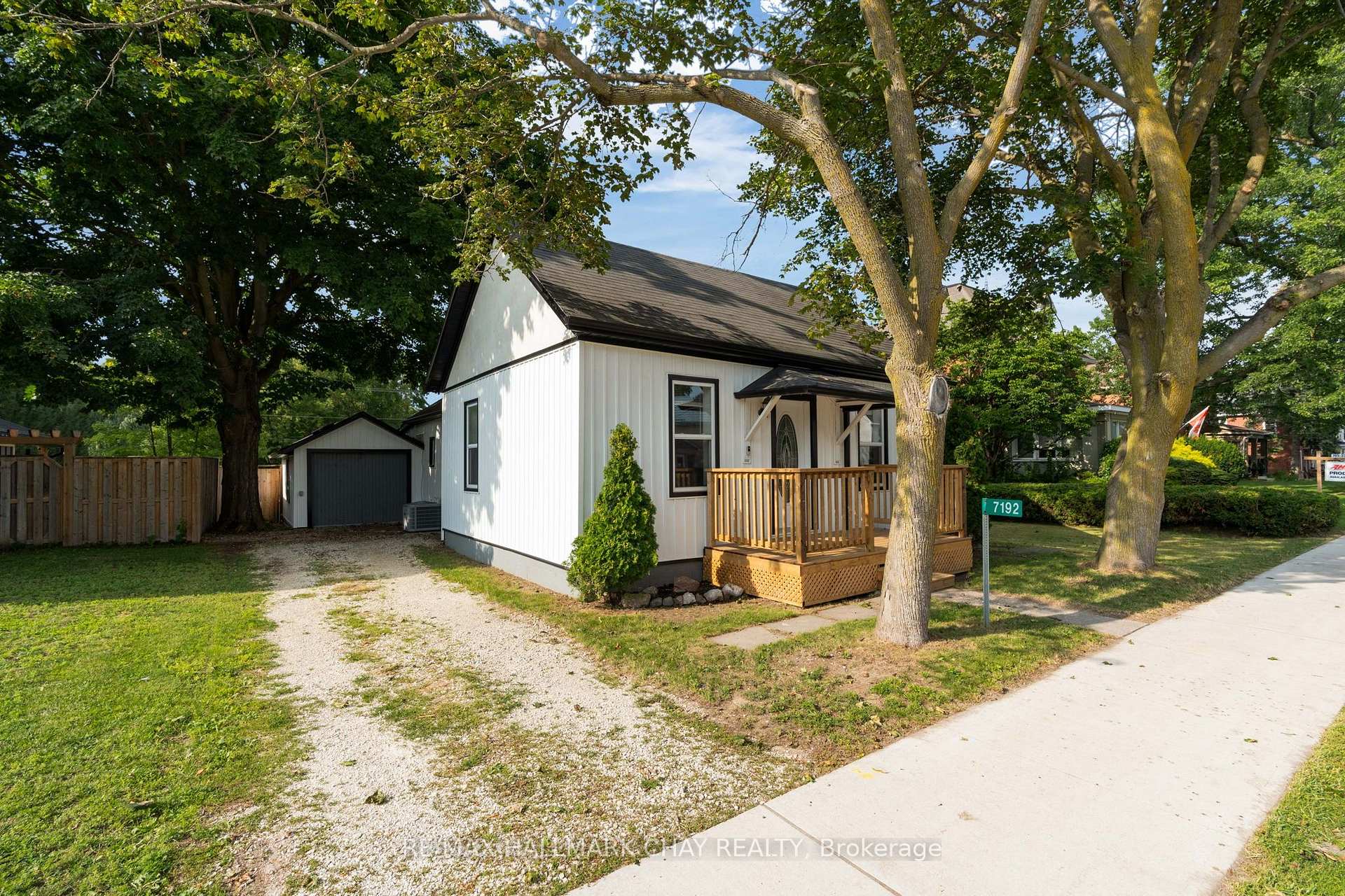 7192 26 Highway Clearview Ontario Canada Sale residential Leo Weel RE/MAX Four Seasons Realty Ltd., Brokerage*