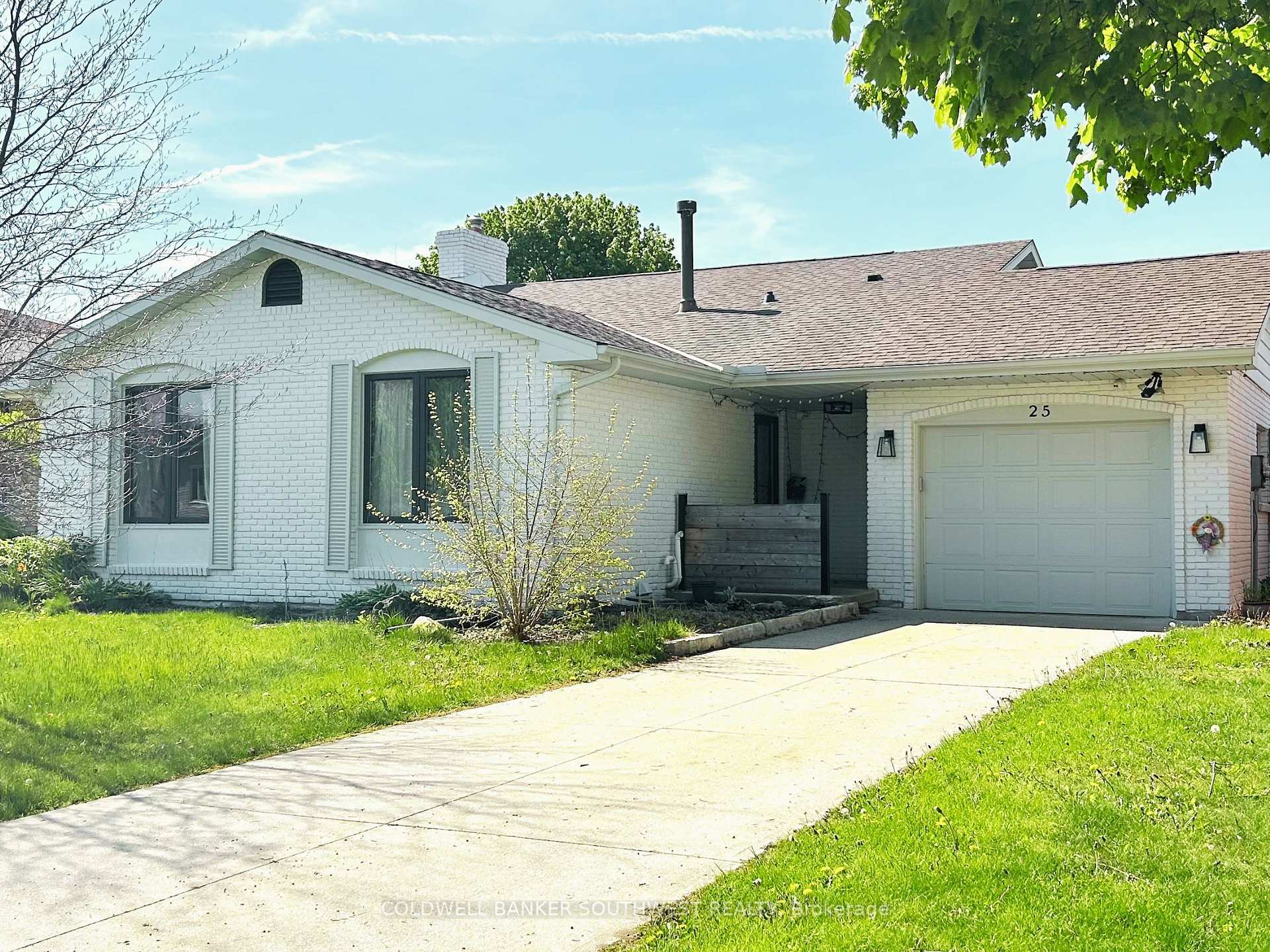 25 Durco Avenue Sarnia Ontario Canada Sale residential Kevin Thompson RE/MAX PRIME PROPERTIES UNIQUE GROUP, BROKERAGE