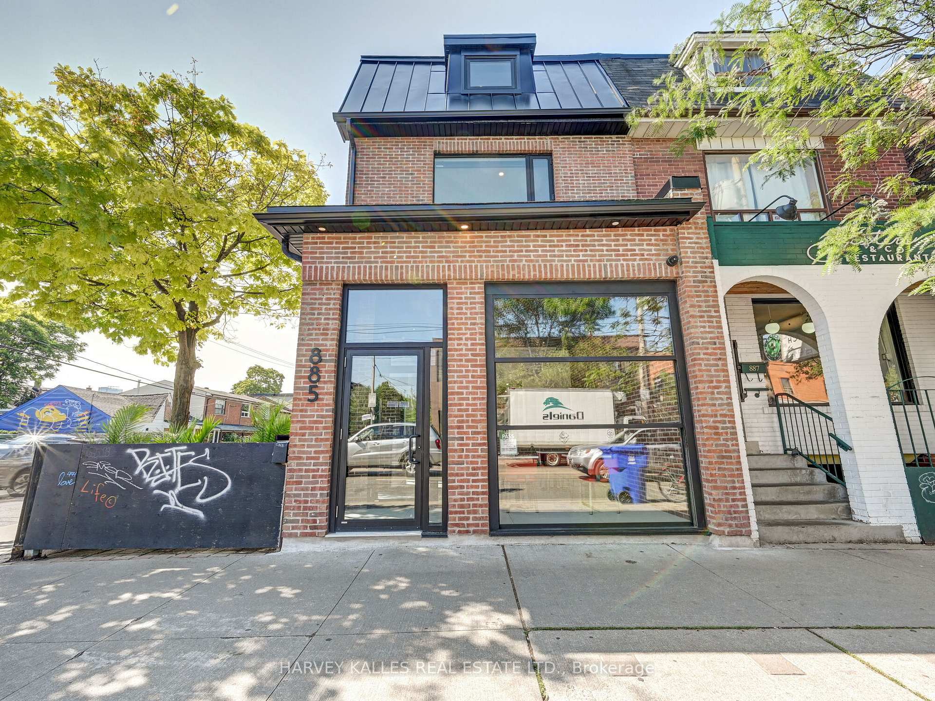 885 Dundas Street W Toronto Ontario Canada Sale commercial Gary Nusca, Bridgecan Realty Corp., Brokerage*