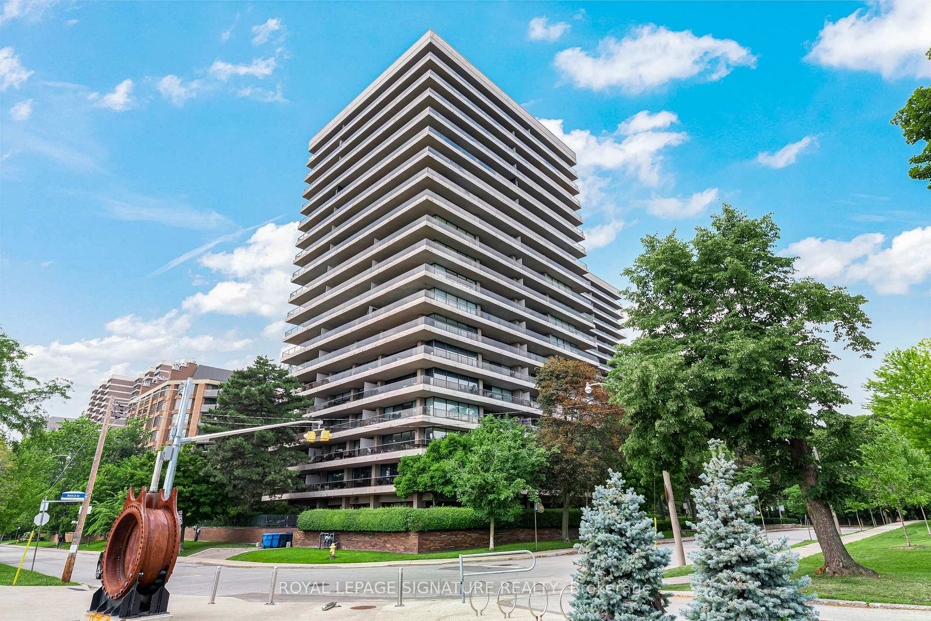 704/705 - 10 Avoca Avenue Toronto Ontario Canada Sale residential Khalid Felifel Royal LePage Signature Realty, Brokerage *
