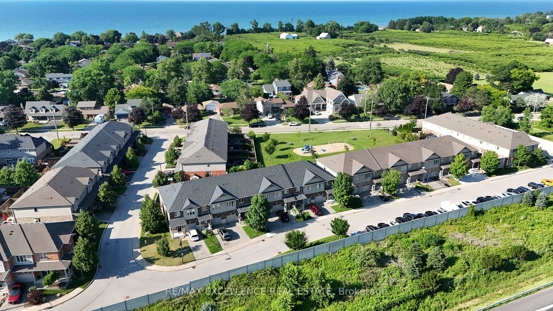 39 - 380 Lake Street Grimsby Ontario Canada Sale residential Mandeep Dhesi RE/MAX EXCELLENCE REAL ESTATE., BROKERAGE*