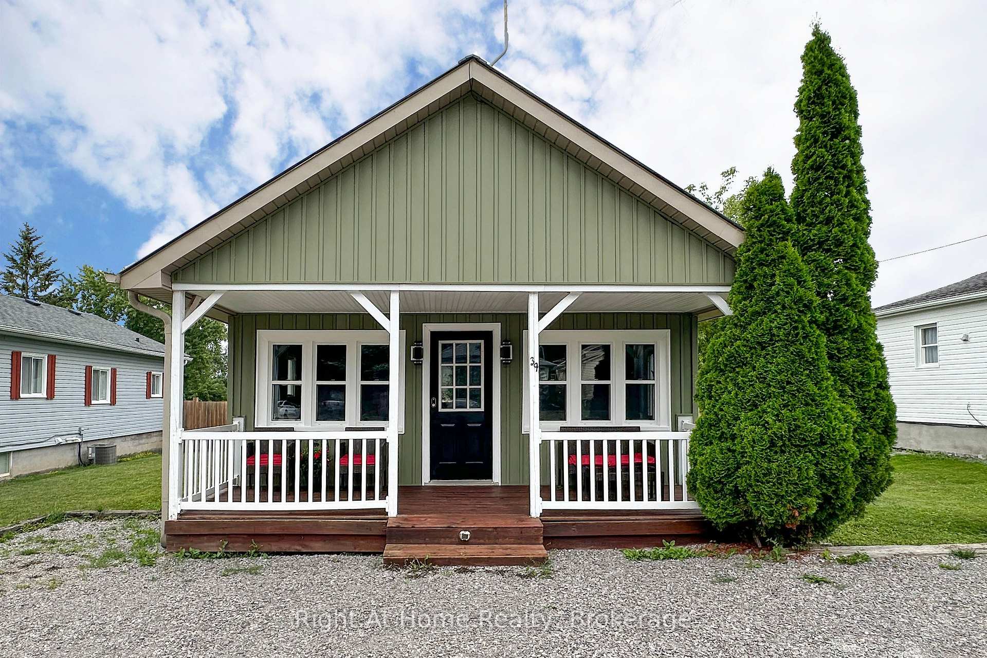 39 Lakeview Avenue Scugog Ontario Canada Sale residential Paul McCormick Right at Home Realty, Brokerage*