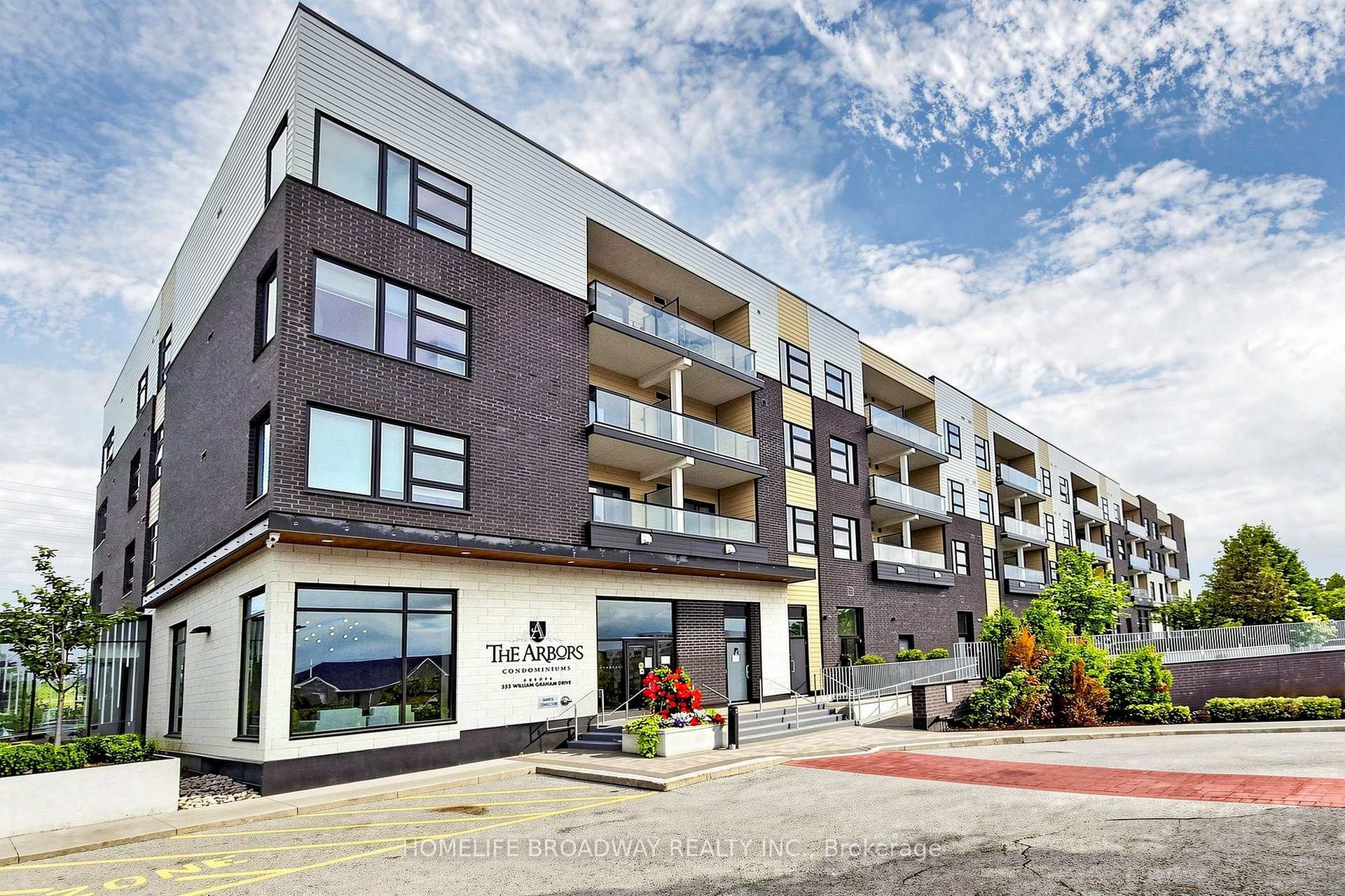 105 - 555 William Graham Drive Aurora Ontario Canada Sale residential   HomeLife Broadway Realty Inc., Brokerage*
