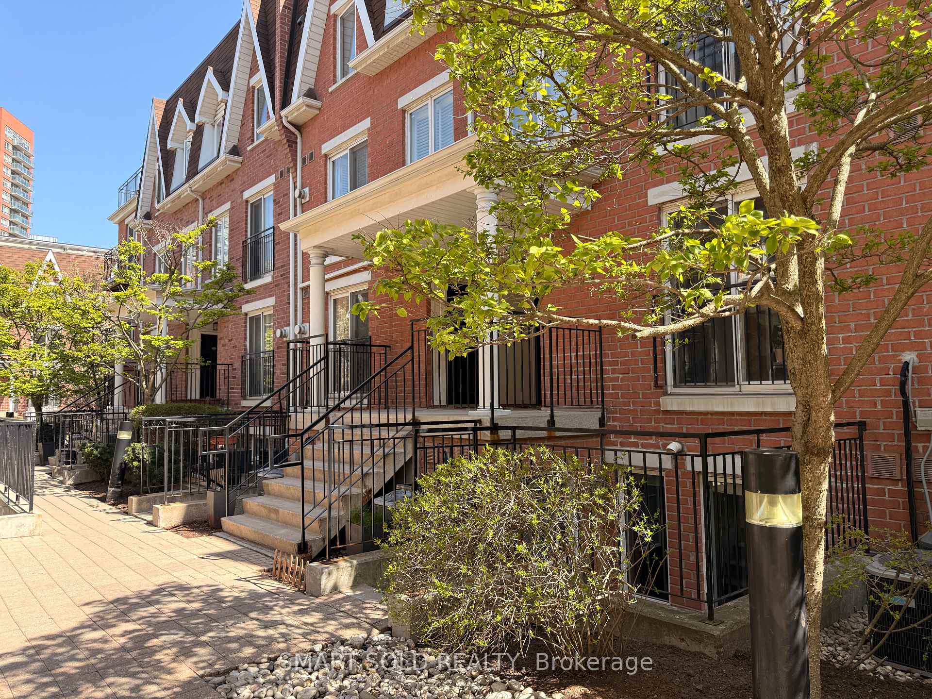 725 - 10 Laidlaw Street Toronto Ontario Canada Sale residential Welcome To Realtor Doctor RE/MAX Ultimate Realty Inc., Brokerage *