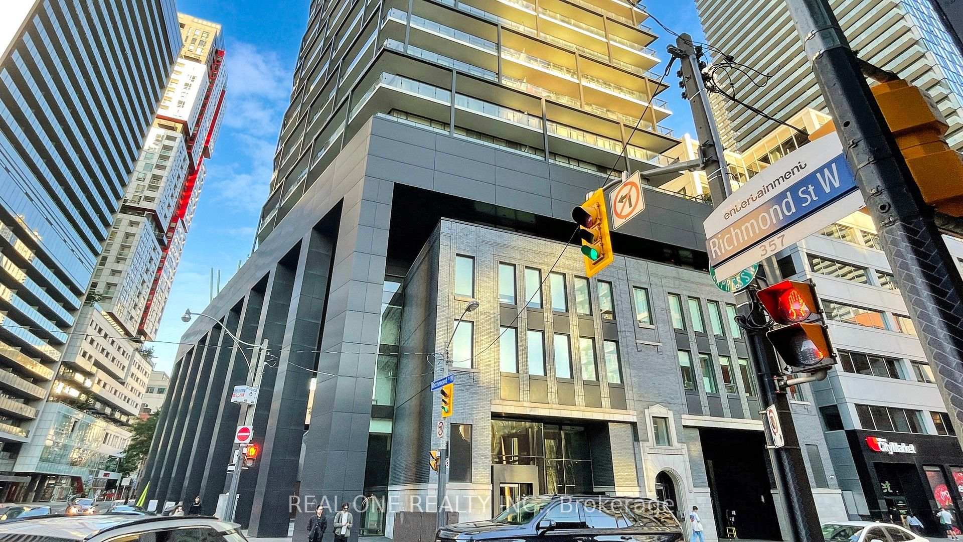 3409 - 125 Peter Street Toronto Ontario Canada Sale residential Gustavo Rios Right at Home Realty, Brokerage*
