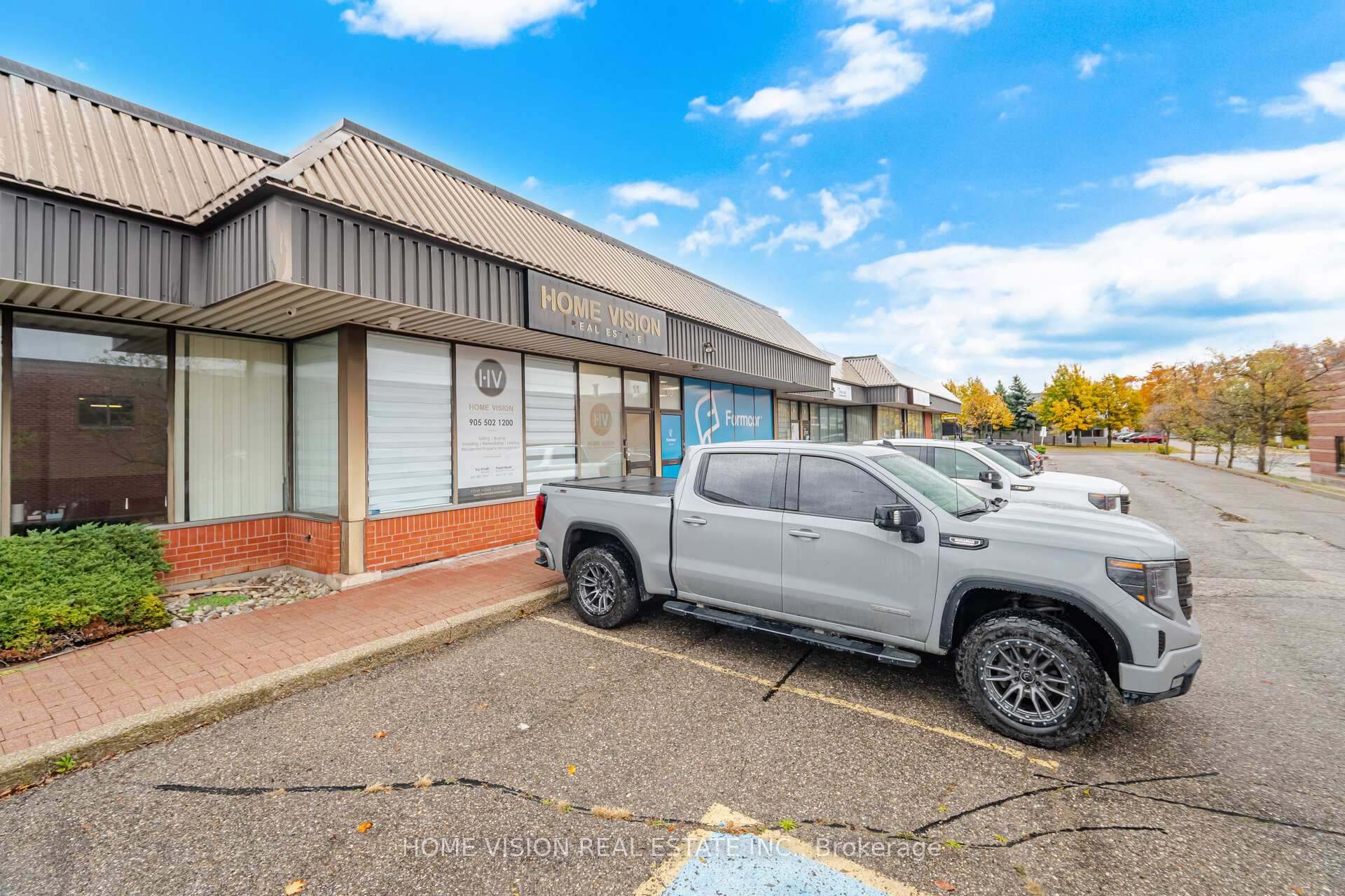11 - 315 Traders Boulevard E Mississauga Ontario Canada Lease commercial Guru Saraf Right at Home Realty, Brokerage*