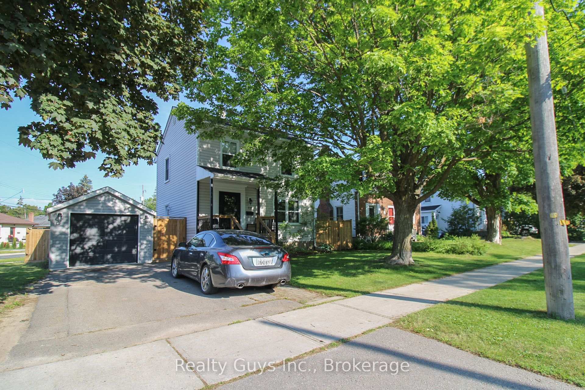 727 Chesterfield Avenue Peterborough Ontario Canada Sale residential   HomeLife Preferred Realty Inc., Brokerage*
