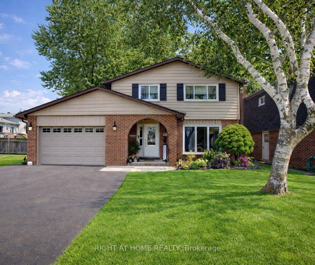 3 Newton Drive Orangeville Ontario Canada Sale residential Eva Maria Labedzki Right at Home Realty, Brokerage*