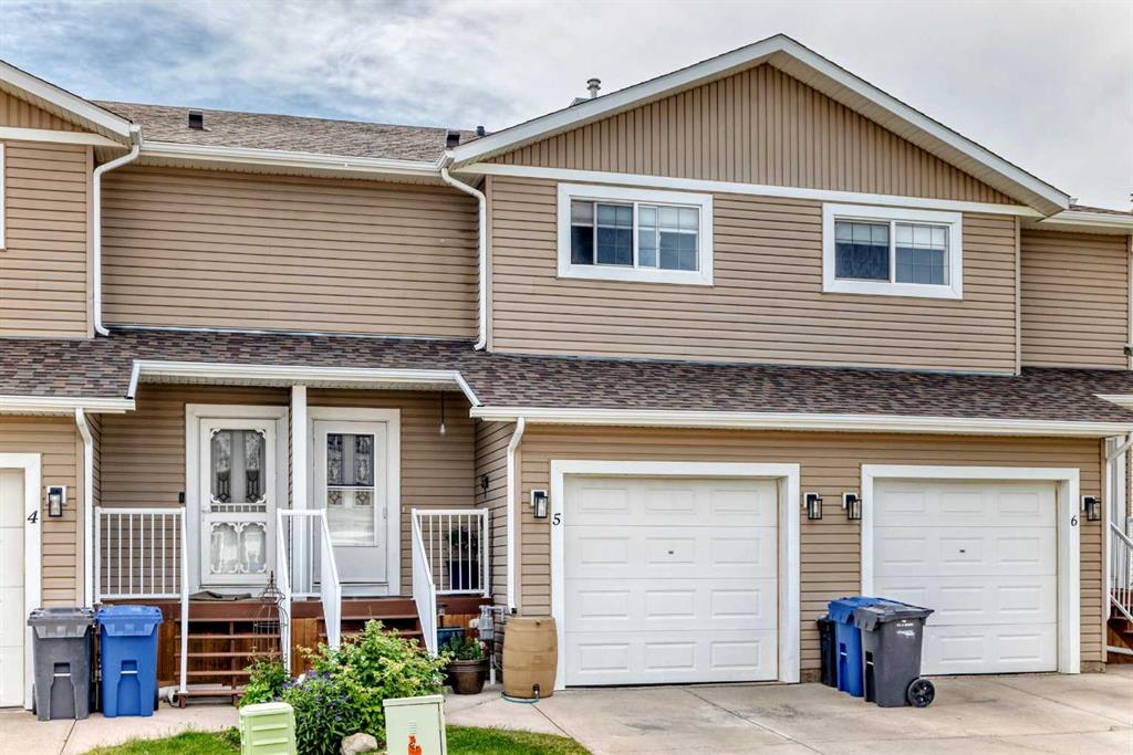 5 - 2002 22 AV Bowden Alberta Canada Sale residential   Coldwell Banker Vision Realty