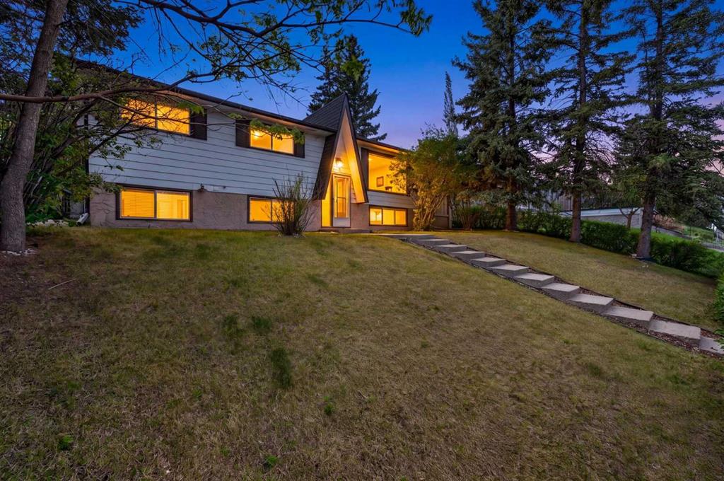 7539 Hunterview DR NW Calgary Alberta Canada Sale residential Joe Badin Maxwell Canyon Creek
