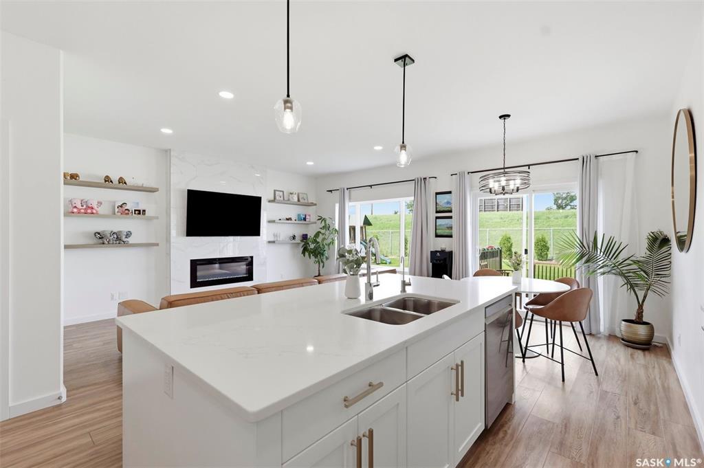 421 Germain MANOR Saskatoon Saskatchewan Canada Sale residential Jesse Renneberg Realty Executives Saskatoon