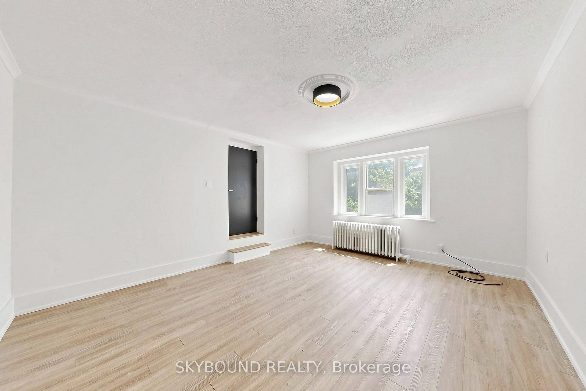15 - 1165 Kingston Road Toronto Ontario Canada Rent residential BRIAN THOMSON Skybound Realty, Brokerage 