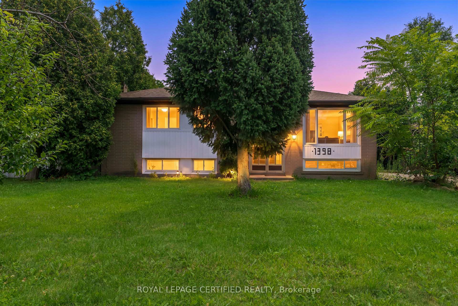 1398 Rebecca Street Oakville Ontario Canada Rent residential OWAIS GHANI Royal Lepage Certified Realty, Brokerage*