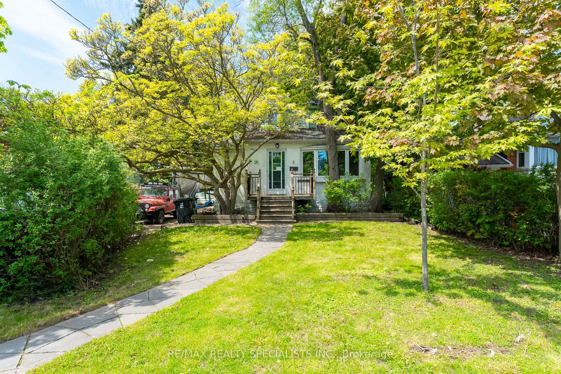 4 Elton Crescent Toronto Ontario Canada Sale residential Jose Dias RE/MAX Realty Specialists Inc., Brokerage*