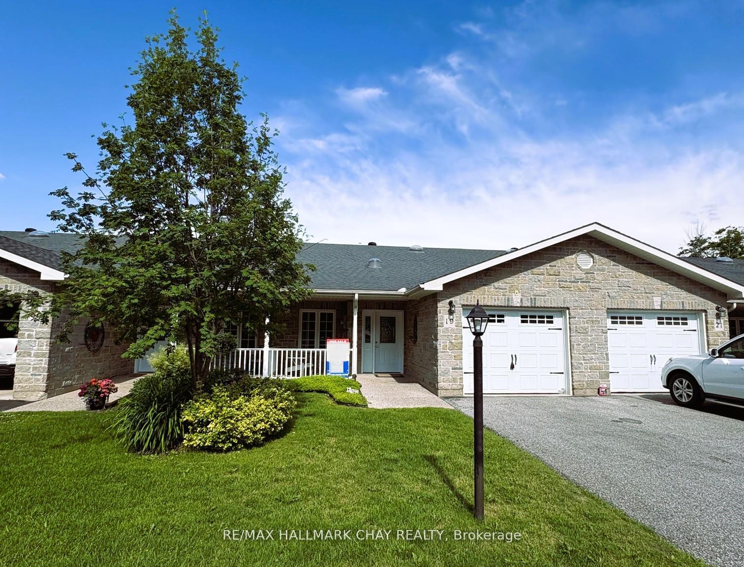 19 Greenway Drive Wasaga Beach Ontario Canada Sale residential Cheryl Cheslea RE/MAX Hallmark Chay Realty, Brokerage