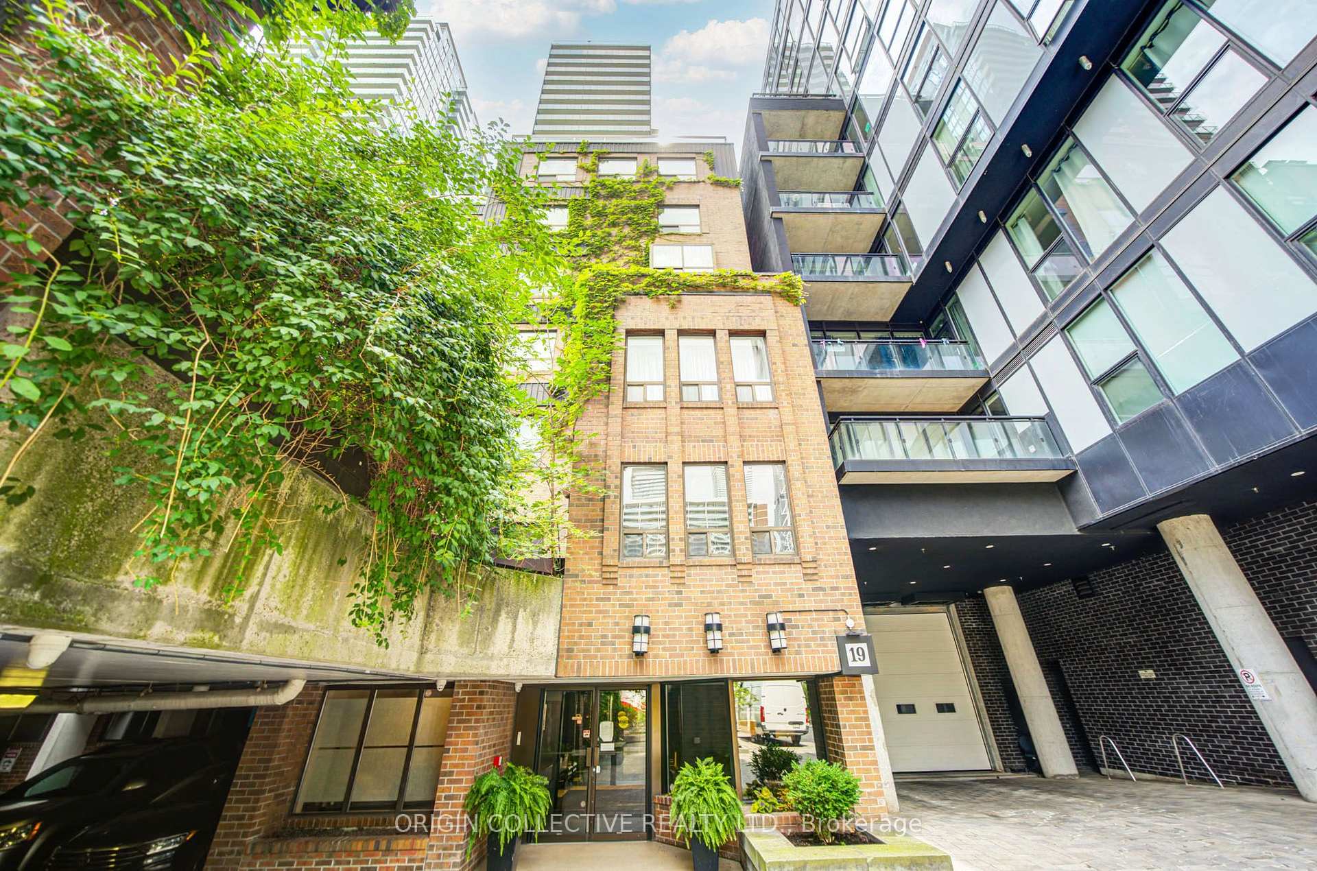 305 - 19 Dundonald Street Toronto Ontario Canada Sale residential Aaron Kroll Origin Collective Realty Ltd., Brokerage*