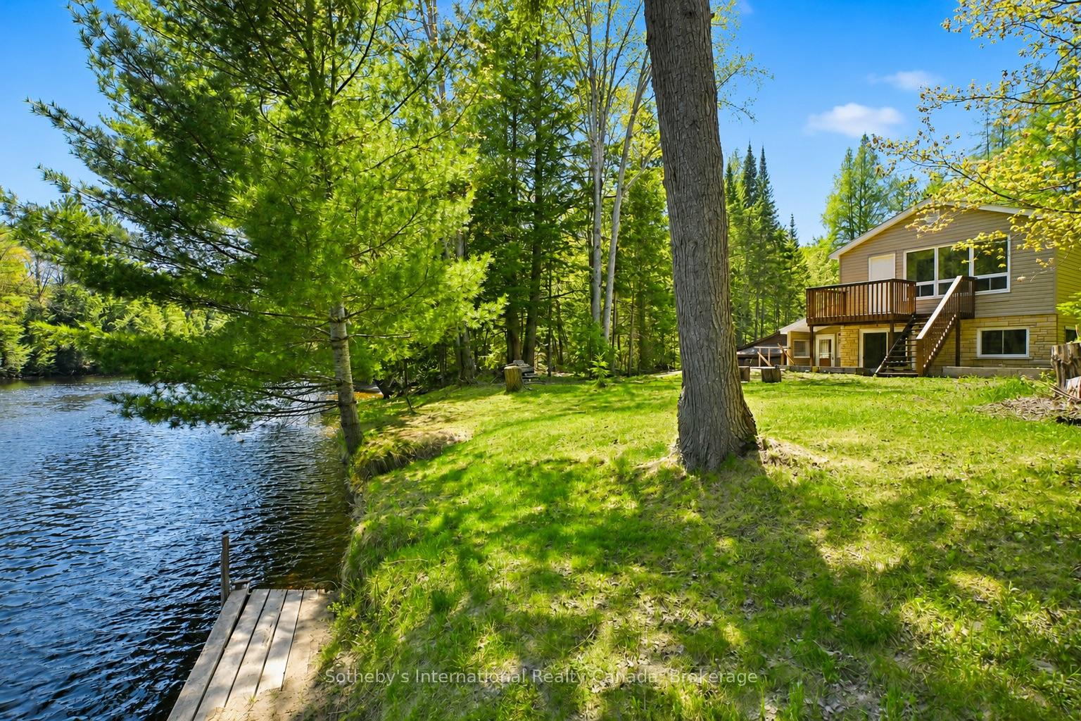 1072 Holiday Park Drive Bracebridge Ontario Canada Sale residential Radka Hnilicova Anchor Realty, Brokerage*