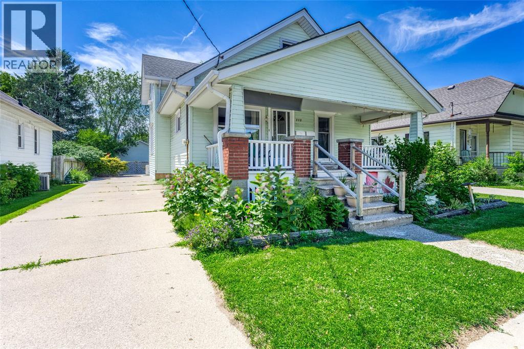 115 Collingwood STREET Sarnia Ontario Canada Sale residential Linda Miller RE/MAX PRIME PROPERTIES UNIQUE GROUP, BROKERAGE