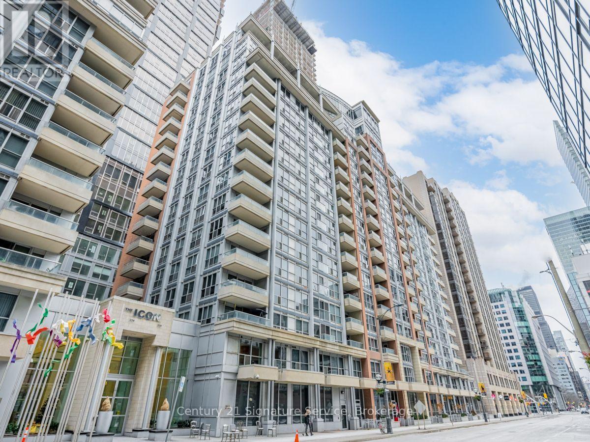 PH36 - 250 Wellington Street W Toronto Ontario Canada Rent residential Joaette Young Century 21 Signature Service